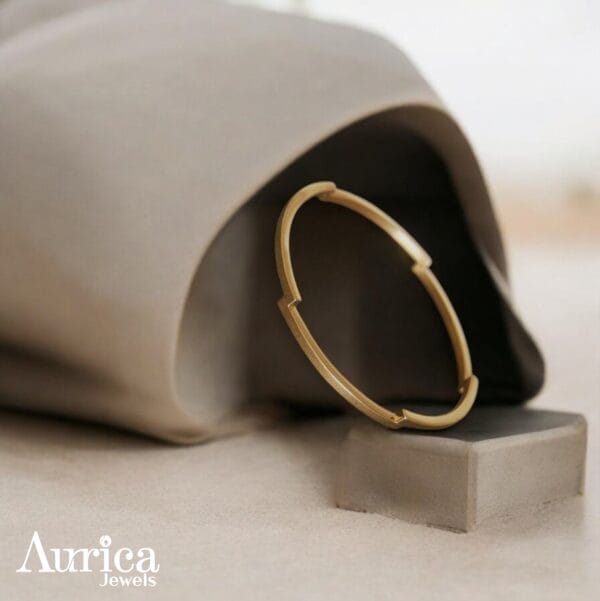 The Stepped Flow Bangle